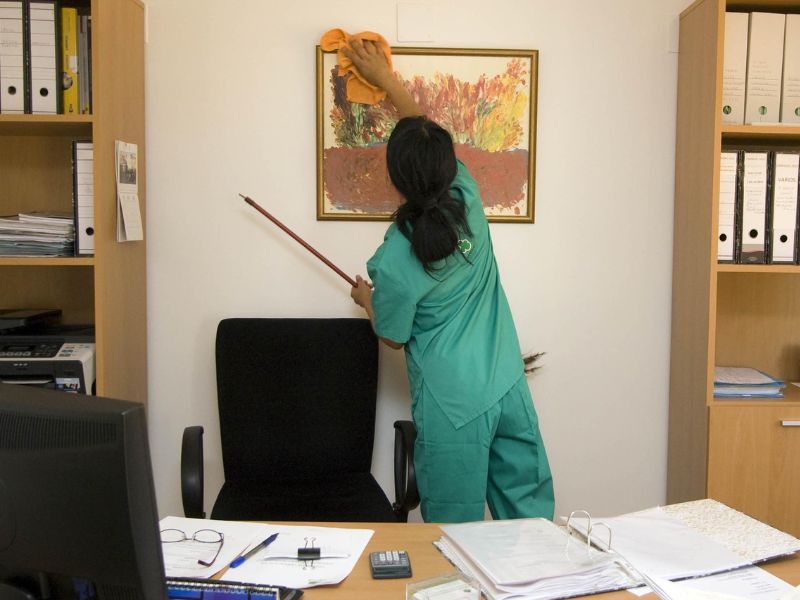 Skuteczne środki do czyszczenia – Bezpieczeństwo i higiena w pracy